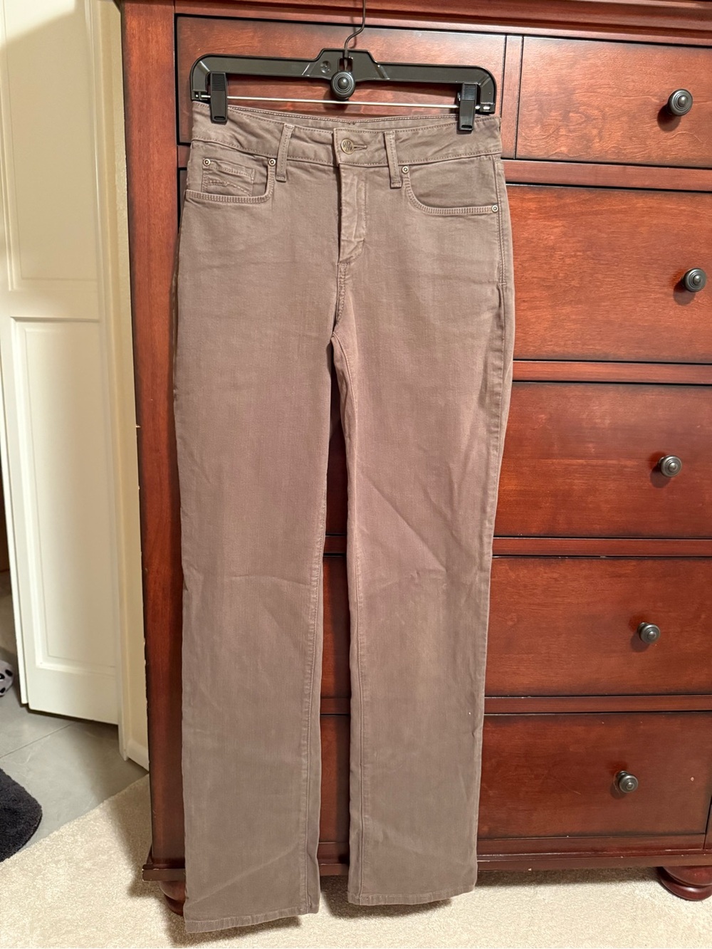 NYDJ Straight Leg Jeans in Taupe Brown